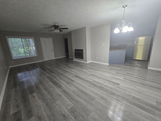 Building Photo - 3375 Galleria Dr