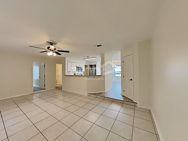 Building Photo - 1694 Ashwood Cir