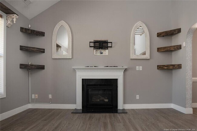 Foto del edificio - 6001 Daybrook Ct