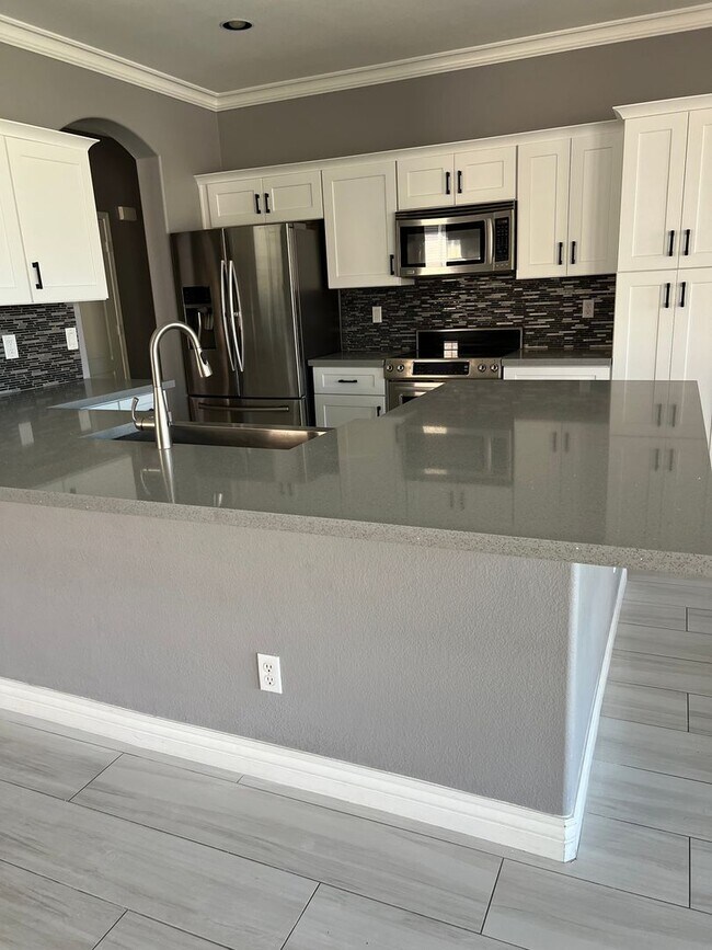 Foto del edificio - 3 Bedroom Single Family Home in Phoenix