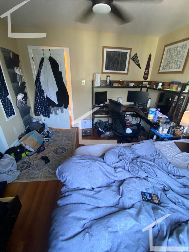 Foto del edificio - Beautiful 3 Bedroom Apt.