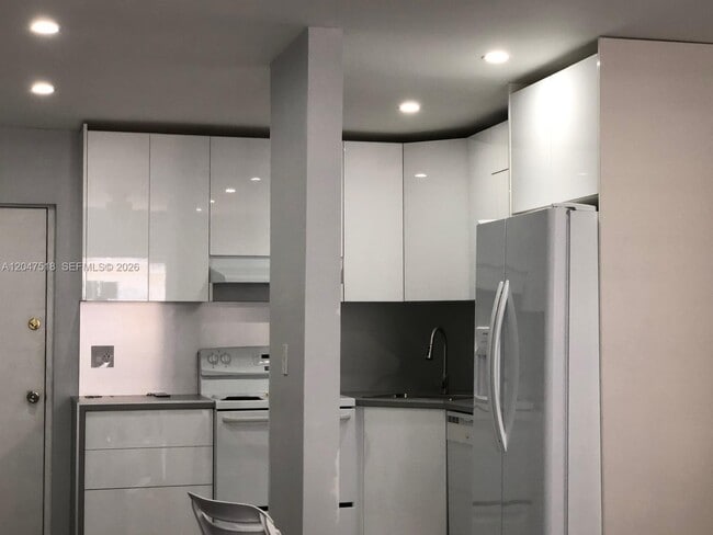 Foto del edificio - 3642 NE 171 St