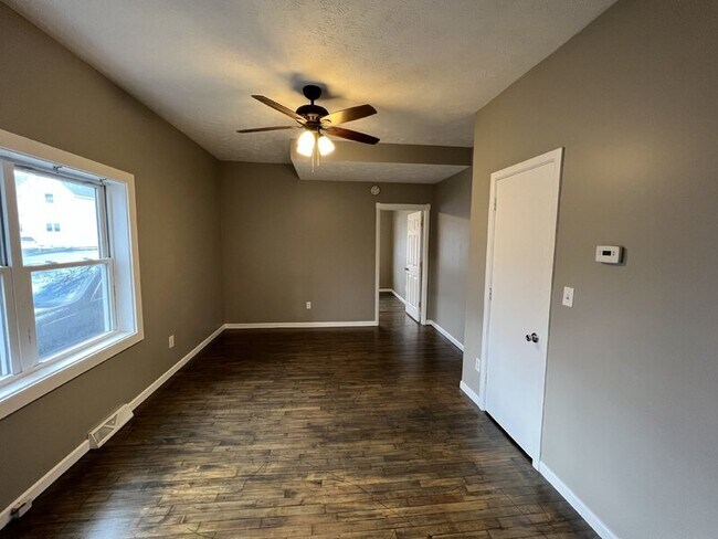 Foto del edificio - 828 4th St NW