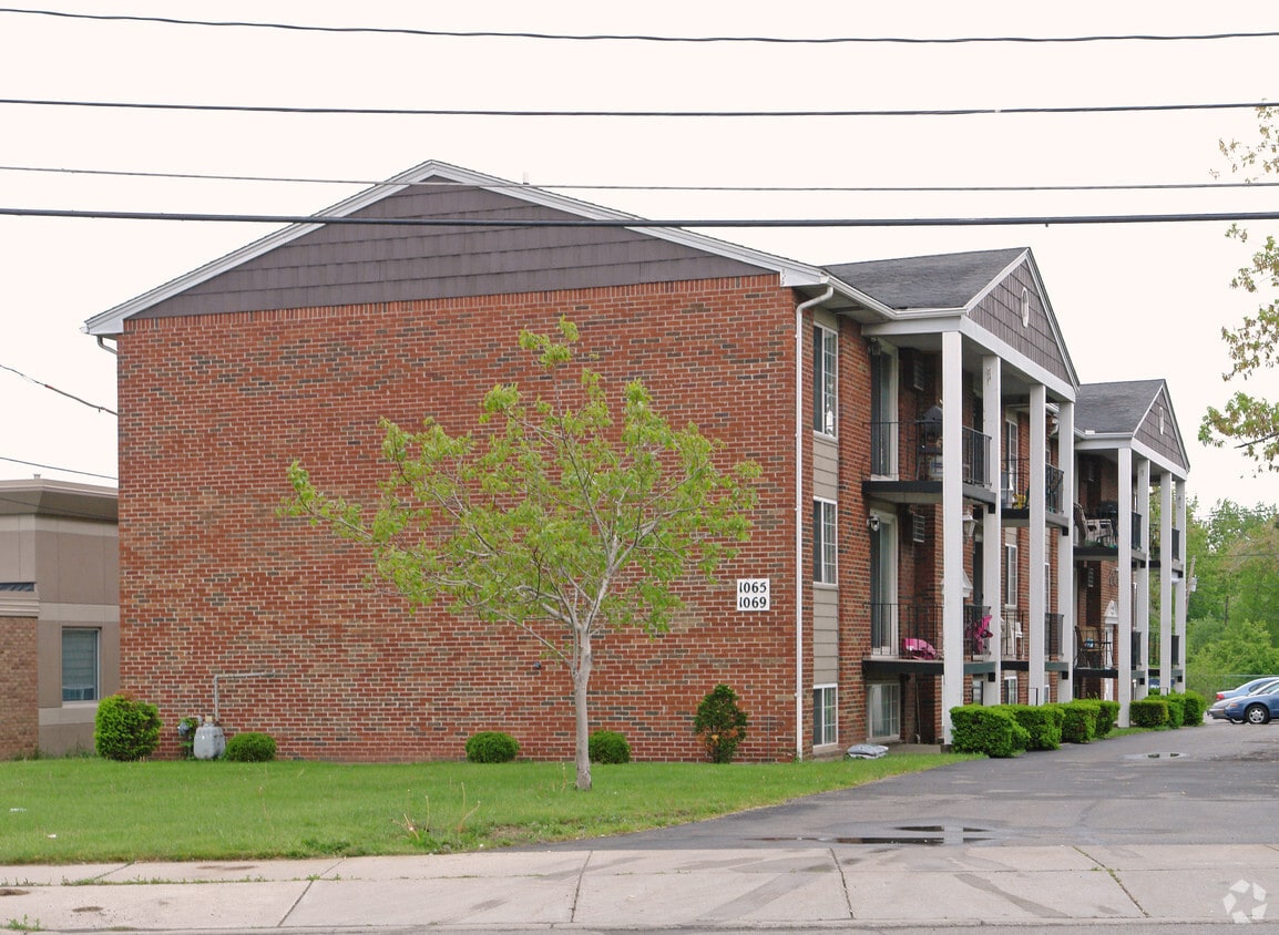 Primary Photo - 1065-1069 Delaware Rd
