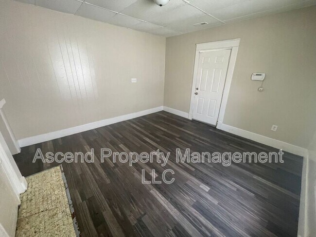 Foto del edificio - 2810 E 46th St