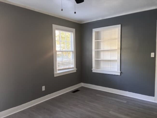 Building Photo - 217 S Sunset Terrace