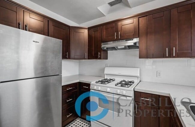 Building Photo - 3016 Quince St