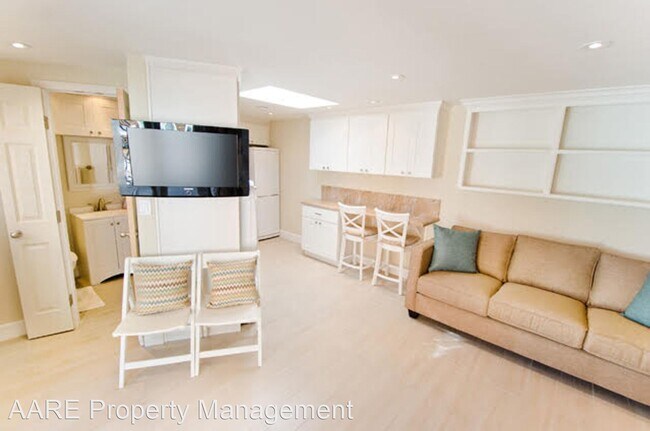 Foto del edificio - 1 br, 1 bath House - 8155-B Camino Del Oro