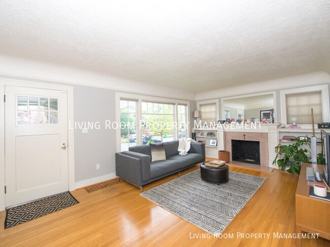 Building Photo - 3023 NE 44th Ave