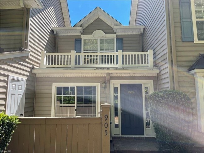 Unit Entrance - 905 Settlement Dr Apartment