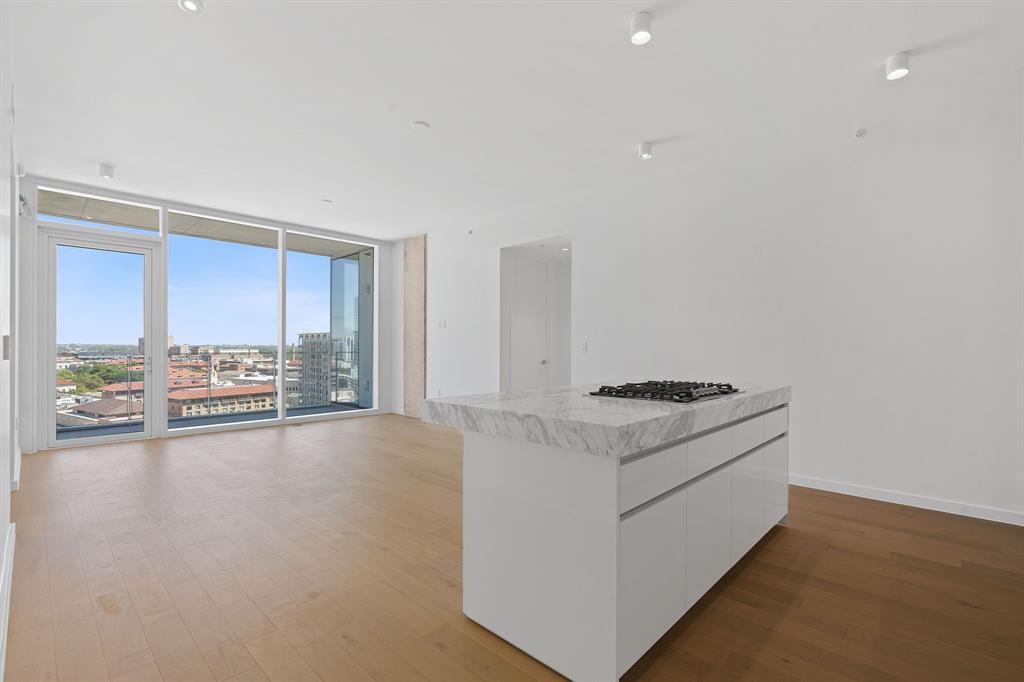 Foto principal - 313 W 17th St