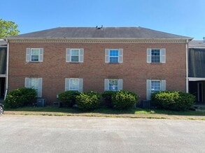 Building Photo - 323 Forest Park Rd