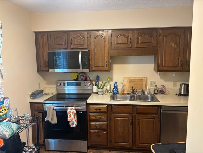 Building Photo - 3205 Coachman's Way