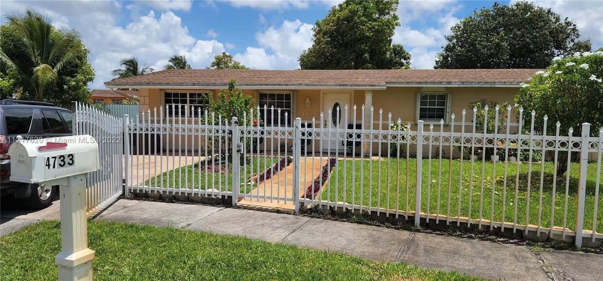 4733 NW 192nd St, Miami Gardens, FL 33055 House Rental in Miami