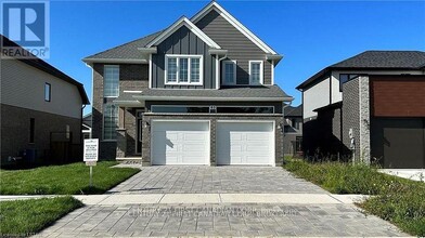 Building Photo - 63 Royal Cres