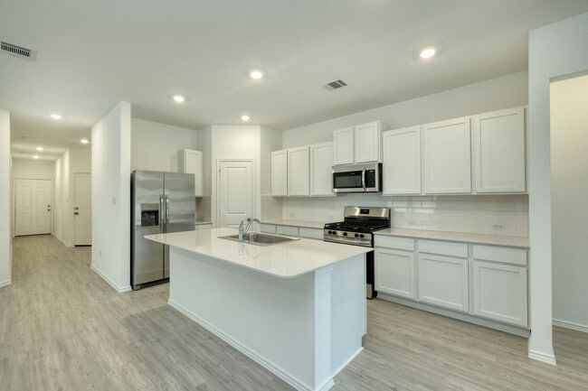 Building Photo - 1300 Acorn Oak Dr