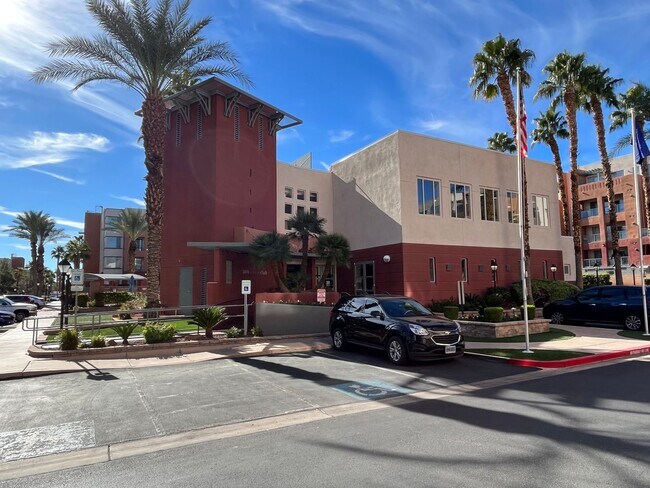 Foto del edificio - 1 bed, 1 bath condo in guard gated community!