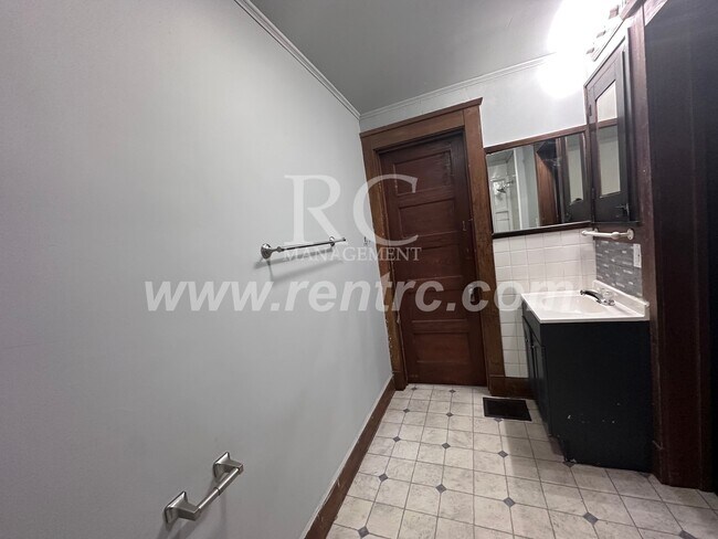 Building Photo - 223 Kentucky-
