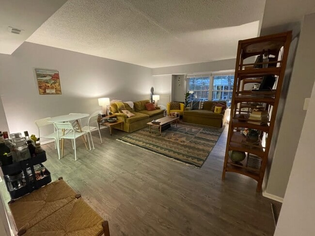 Building Photo - 7621 Provincial Dr