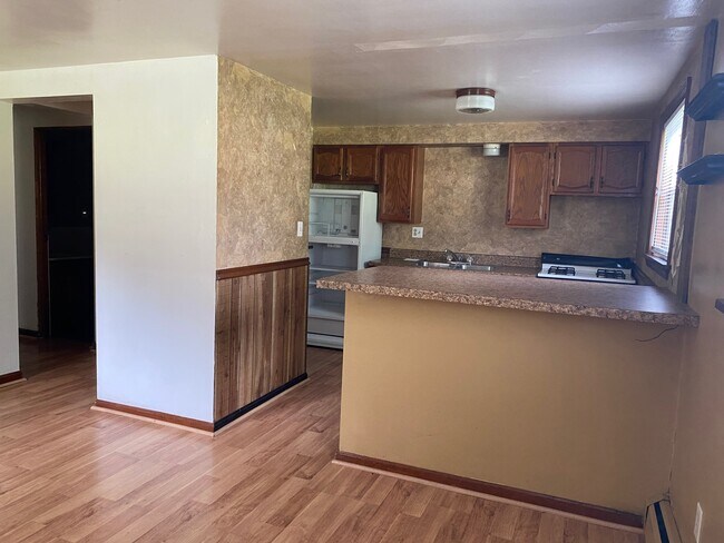 kitchen - 206 Downes Rd