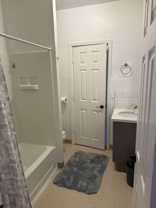 Foto del edificio - 677 Almond St