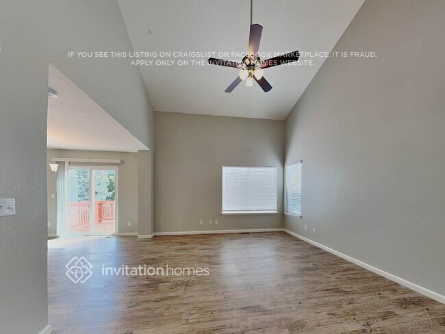 Foto del edificio - 8151 Meadowcrest Dr