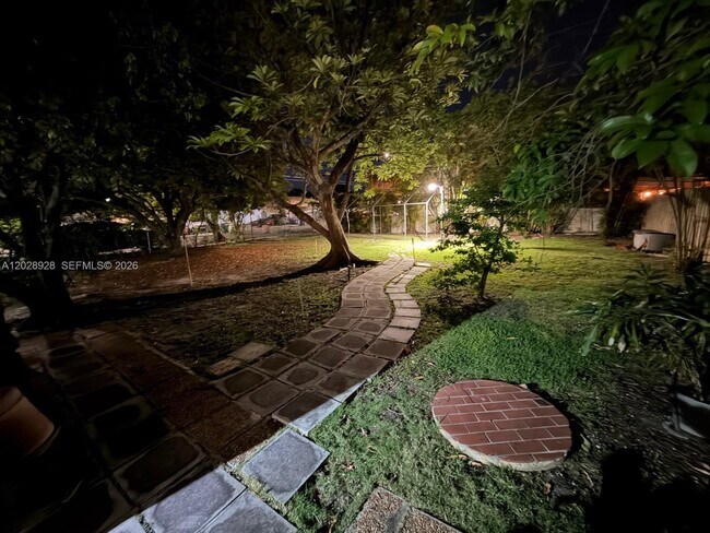 Foto del edificio - 3600 SW 26th St