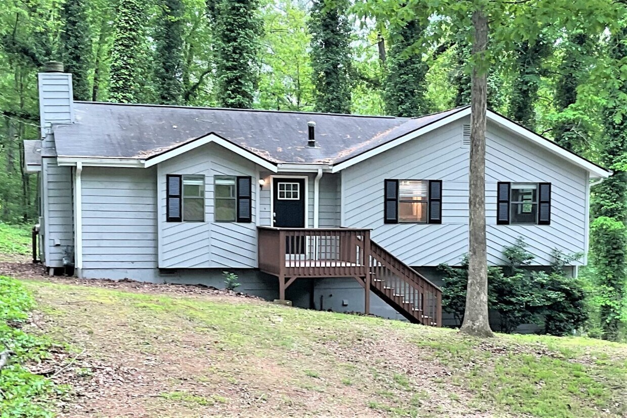 1023 Lakewood Dr House Rental in Marietta, GA