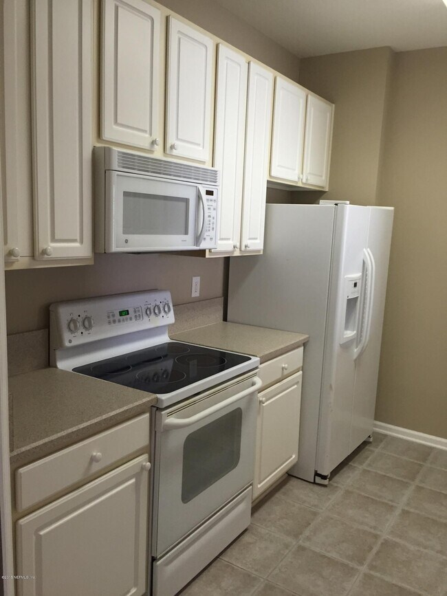 Foto del edificio - 7801 Point Meadows Dr