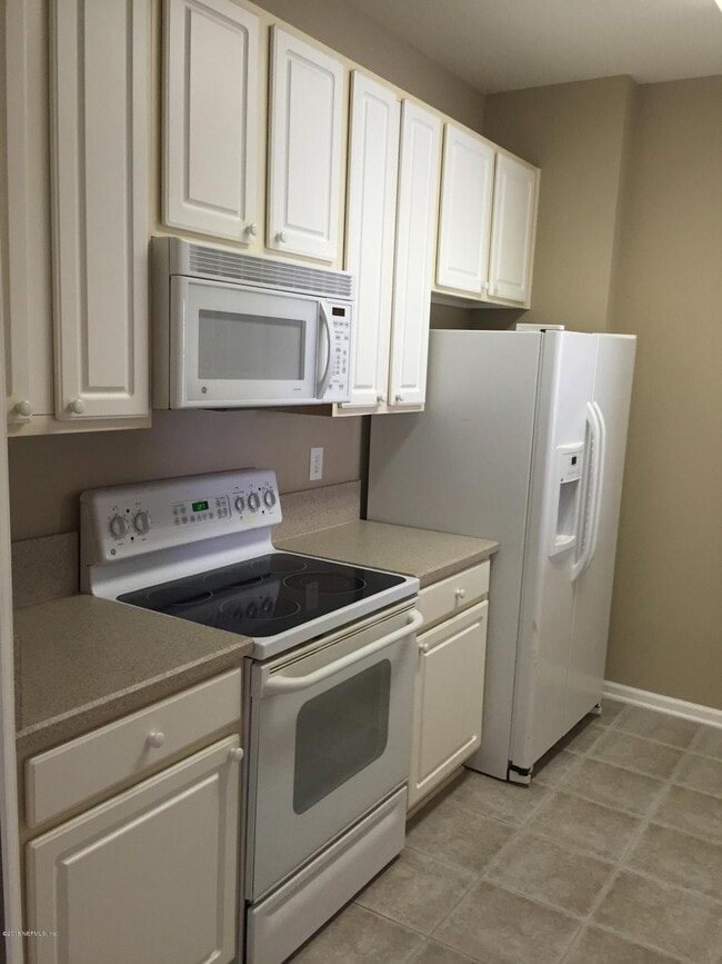 Building Photo - 7801 Point Meadows Dr