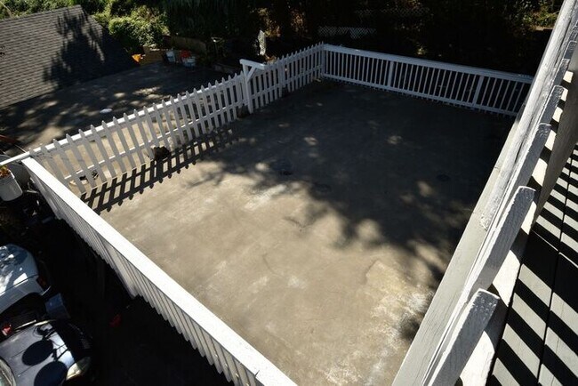 Foto del edificio - 2 bedroom, 1 bath in Parkrose!