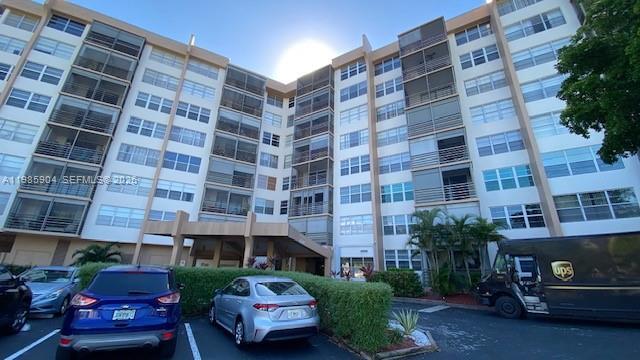 Foto del edificio - 1100 St Charles Pl