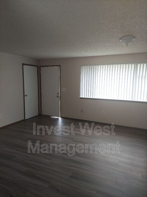 Foto del edificio - 2815 E 19th St