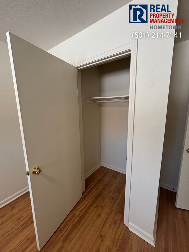 Foto del edificio - 3415 Town Country Ave
