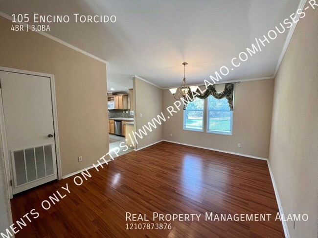 Building Photo - 105 Encino Torcido