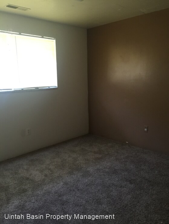 Building Photo - 568 E 250 N