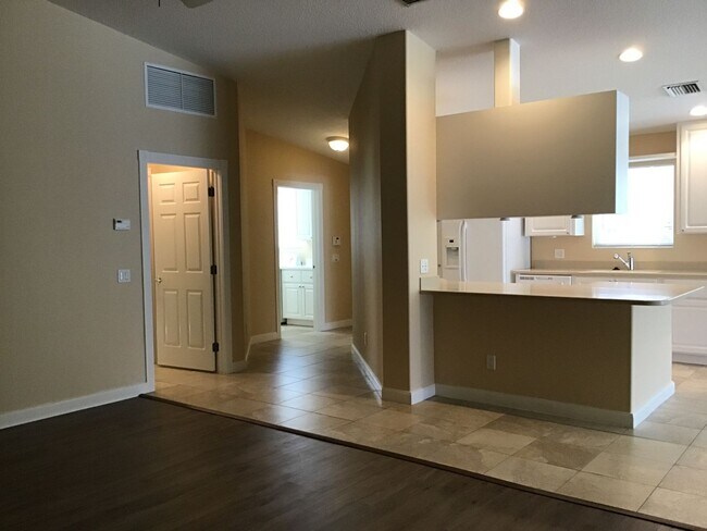 Foto del edificio - 11824 Delfina Ln