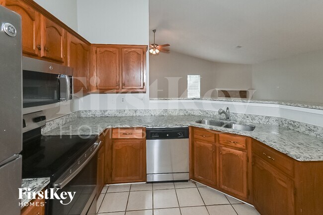 Foto del edificio - 3431 Golden Oaks Dr