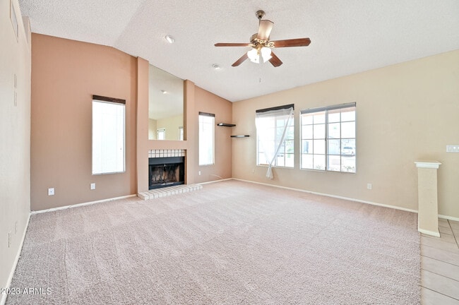 Building Photo - 6830 E Paradise Ln