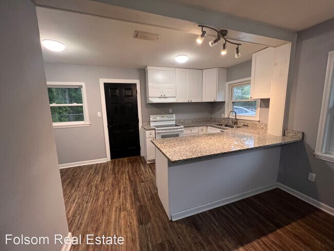 Building Photo - 3 br, 1 bath House - 714 Simmons Street
