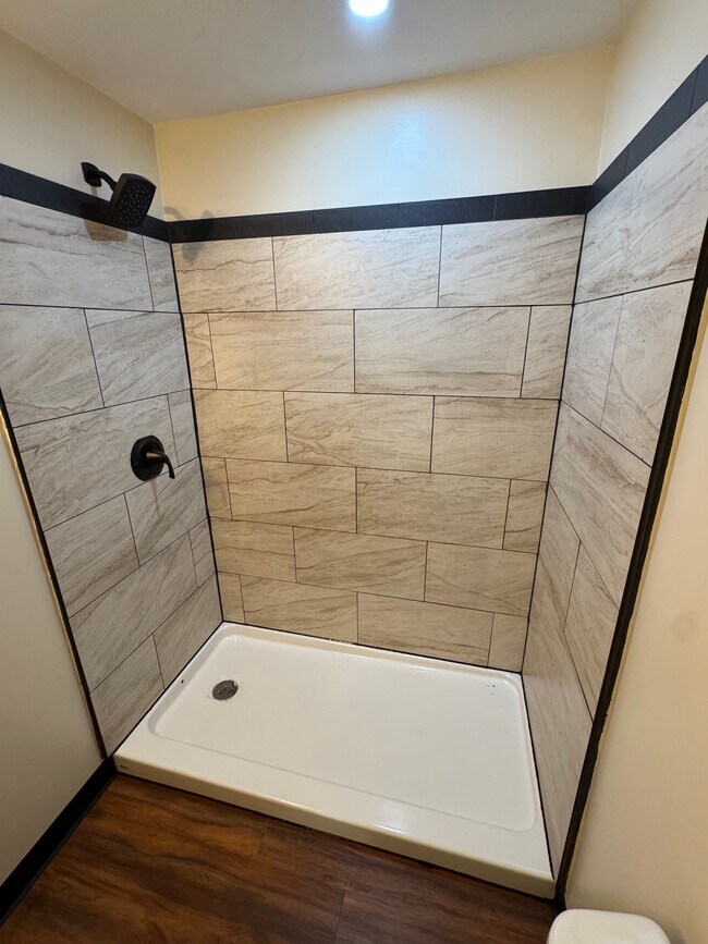 Foto del edificio - 702 Peer St