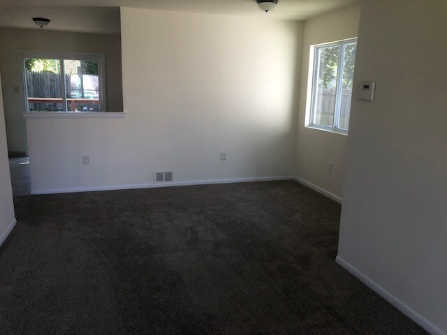 Building Photo - 46-43 3 Rivers Dr