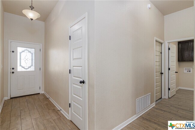 Building Photo - 7608 Blue Nile Dr