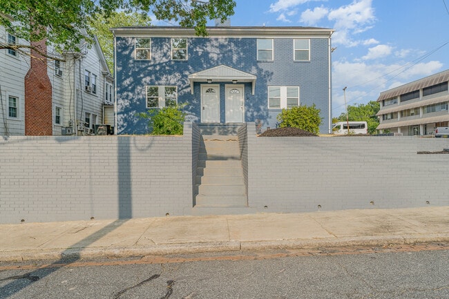 Building Photo - 110 Adams St