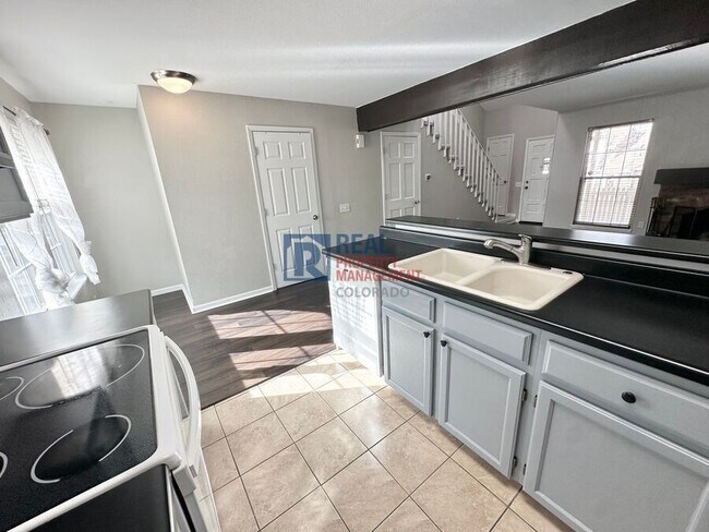 Foto del edificio - 2022 S Helena St