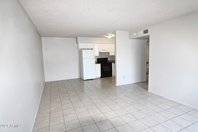 Foto del edificio - 2621 E Greenway Rd