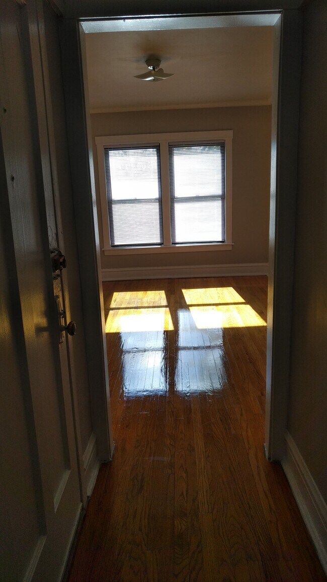 Foto del edificio - 1710 W Albion Ave