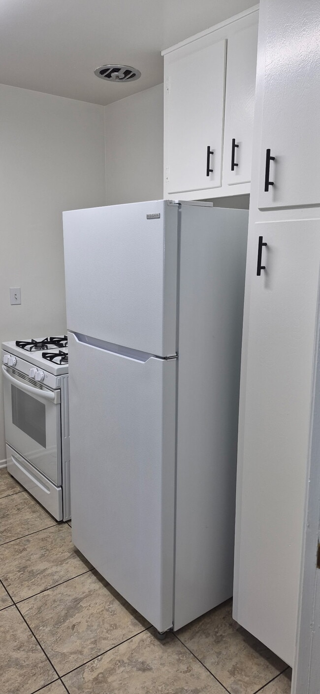 Building Photo - 255 Oakland Ave