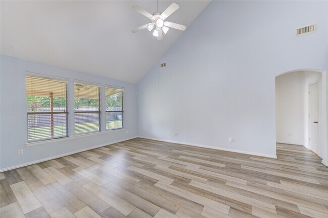 Foto del edificio - 2518 Dawn River Ln
