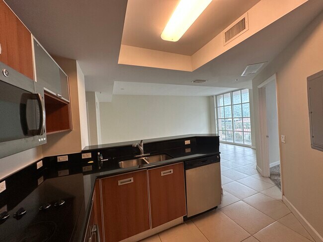 Building Photo - 410 Evernia St